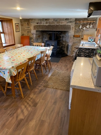 Farmhouse (sleeps 10) 
